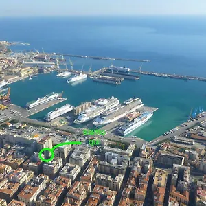 *** Bed and breakfast La Finestra Sul Porto Italia