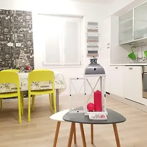 Le Stanze Del Trenino Rosso Tirano