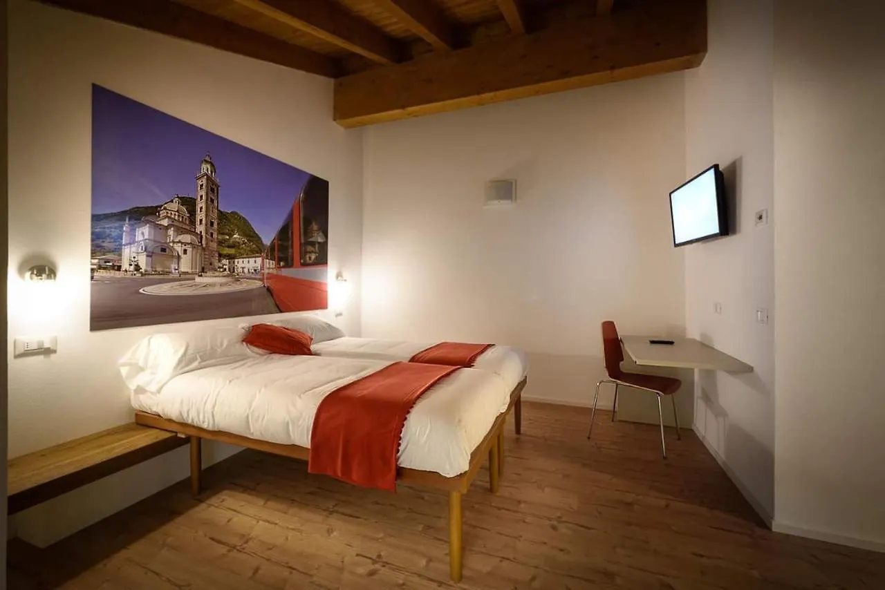 ** Frühstückspension Bed and Breakfast Le Stanze Del Trenino Rosso Tirano Italien